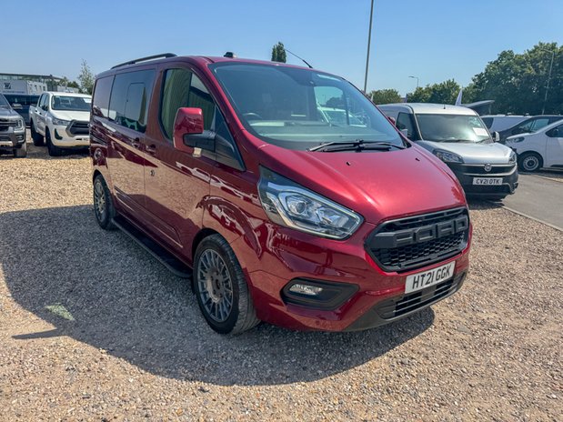 Ford Transit Custom Crew Cab SWB L1H1 Low Roof Limited 300 Air Con Alloys Sensors EURO 6 5