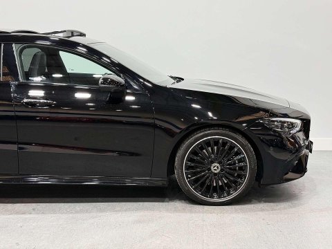 Mercedes-Benz CLA Class 2.0 CLA220d AMG Line (Premium Plus) Coupe 4dr Diesel 8G-DCT Euro 6 (s/s) (1 17