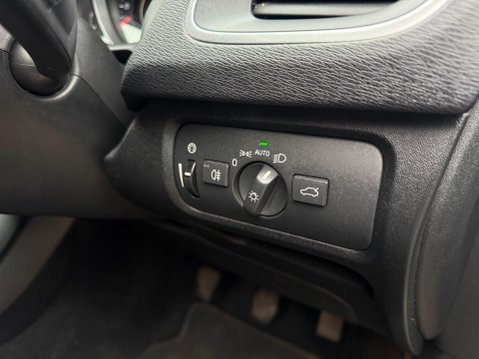 Volvo V40 2.0 D2 Lux Euro 6 (s/s) 5dr 47