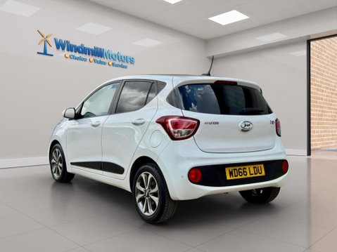 Hyundai i10 1.2 Premium SE Euro 6 5dr 9