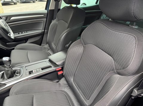 Renault Megane ICONIC TCE 31