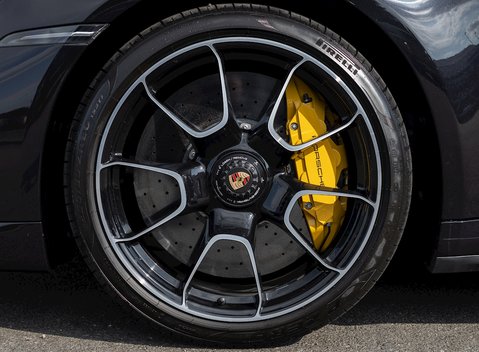 Porsche 911 (992) Turbo S 10