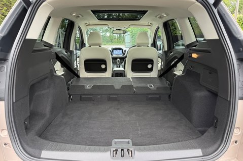 Ford Kuga VIGNALE TDCI AUTO - MILANO GRIGIO PAINT - PAN ROOF -APPEARANCE PACK 56
