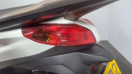 Piaggio Medley 2022 27K CLEAN 125CC LEARNER SCOOTER NEW MOT SERVICED 20