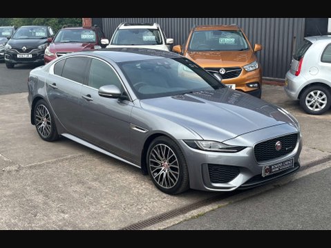 Jaguar XE 2.0 XE R-Dynamic S D Auto 4dr 28