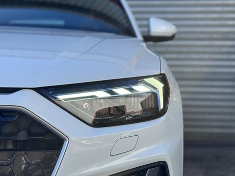Audi A1 1.5 TFSI 35 S line Sportback 5dr Petrol S Tronic Euro 6 (s/s) (150 ps) 6