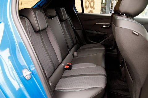 Peugeot 208 ALLURE PREMIUM 29