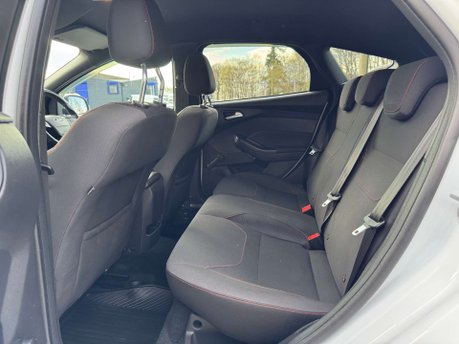 Ford Focus 1.0 Focus ST-Line 5dr 35