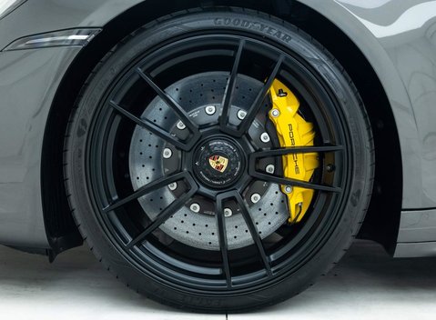 Porsche 911 Carrera GTS (992) 30