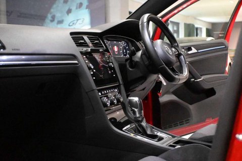 Volkswagen Golf R TSI 4MOTION DSG 12