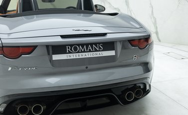 Jaguar F-Type SVR Convertible 41
