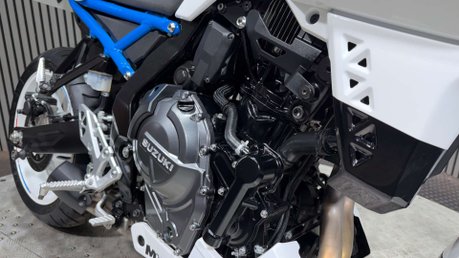 Suzuki GSX 2024 1 OF 5 DREAM MACHINE PEPSI PAINT WORK LONG MOT 800CC 8