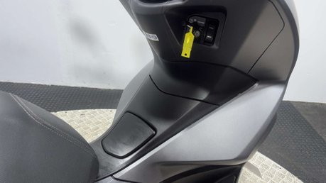 Honda PCX 2015 WW ONLY 7K ARROW EXHAUST NEW MOT VERY CLEAN 125CC SCOOTER 30