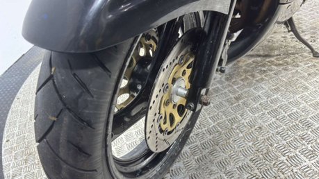 Suzuki GSX 2002 47K RUNNING PROJECT BIKE SPARES OR REPAIR 600CC COMMUTER 18