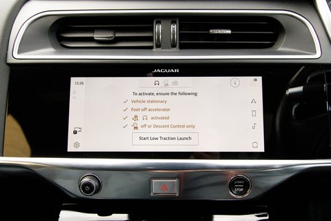 Jaguar I-Pace BLACK 34