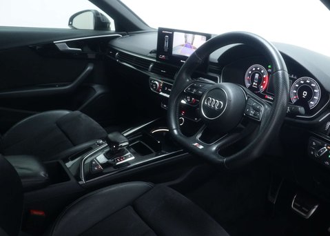 Audi A4 2.0 A4 Black Edition 35 TFSI Semi-Auto 4dr 46