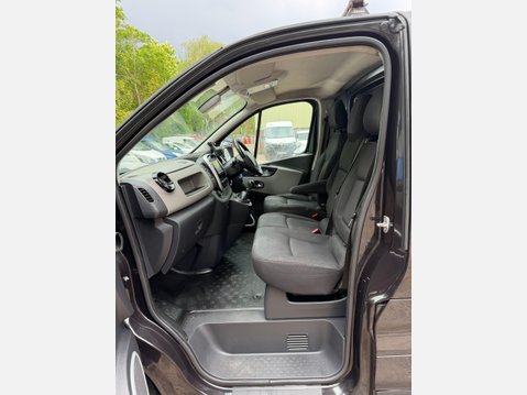 Renault Trafic 1.6 dCi ENERGY 27 Sport Nav Panel Van 5dr Diesel Manual SWB Standard Roof E 38