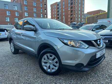 Nissan Qashqai VISIA DIG-T SMART VISION.. 7 SERVICES.. 1 PREVIOUS KEEPER..STUNNING EXAMPLE