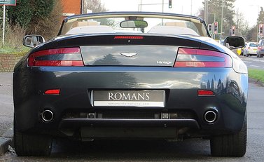 Aston Martin V8 Vantage Roadster 7