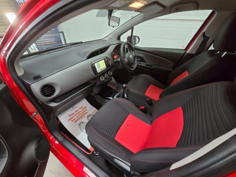 Toyota Yaris 1.33 Dual VVT-i Sport Euro 5 5dr Euro 5 38