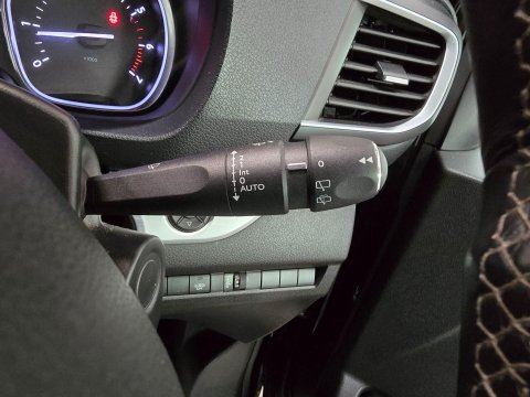 Peugeot Traveller 2.0 BlueHDi Allure Standard MPV MWB Euro 6 (s/s) 5dr (SNav) 38