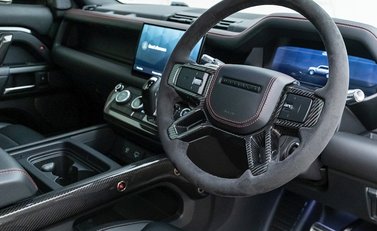 Land Rover Defender 110 V8 P525 URBAN XRS 8