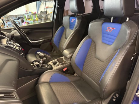 Ford Focus 2.0T EcoBoost ST-2 Euro 5 (s/s) 5dr 30