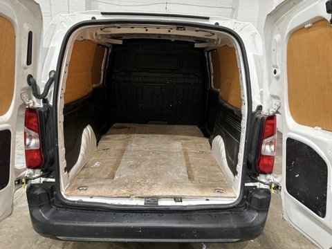Vauxhall Combo L2H1 2300 DYNAMIC 8