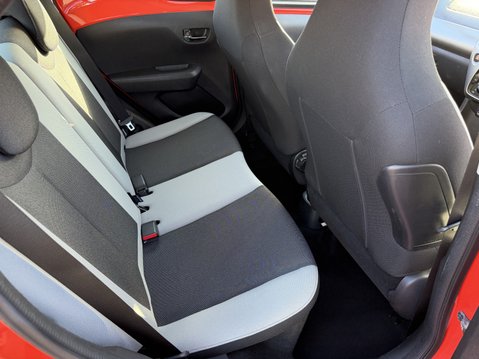 Toyota Aygo 1.0 VVT-i X-Play 5dr x-shift 30