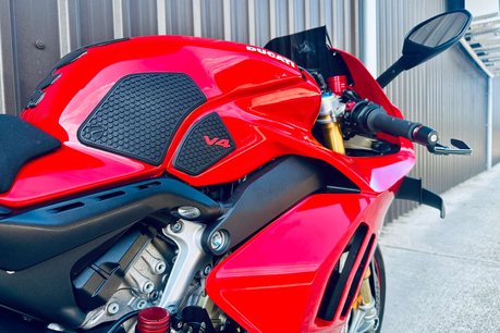 Ducati Panigale V4S Gen 2 18