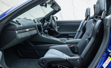 Porsche 718 Spyder RS 18