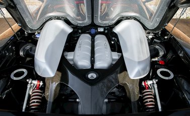 Porsche Carrera GT 30