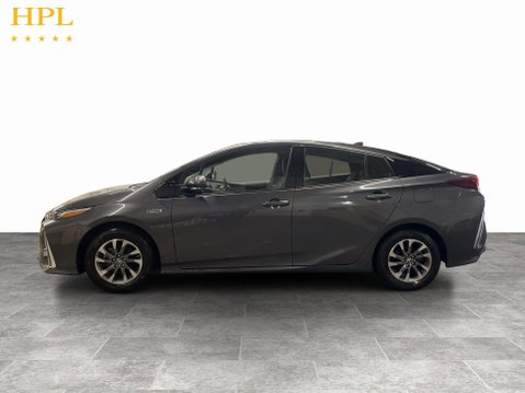 Toyota Prius 1.8 VVT 8.8kWh Business Edition Plus Hatchback 5dr Petrol Plug-in Hybrid CV 4
