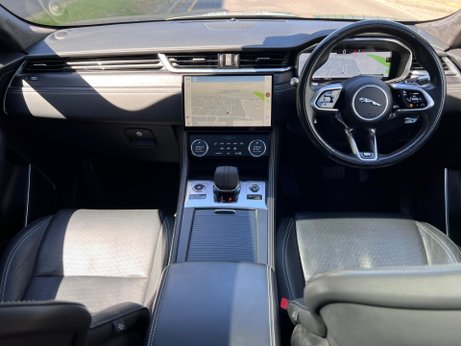 Jaguar F-Pace 2.0 D200 MHEV R-Dynamic HSE Auto AWD Euro 6 (s/s) 5dr 22