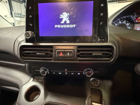 Peugeot Partner 1.5 Partner Professional Premium+ BHDi 11
