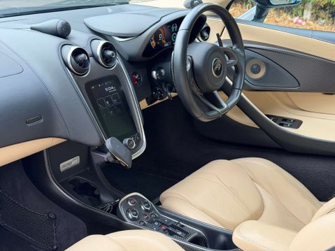 McLaren 570 3.8 570GT Coupe Semi-Auto 3dr 29