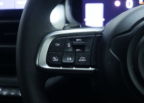 Jeep Avenger 1.2 e-Hybrid Summit SUV 5dr Petrol Hybrid e-DCT Euro 6 (s/s) (100 ps) 36