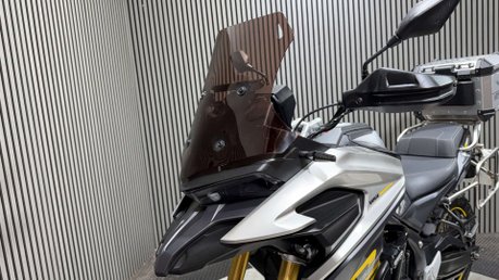 Voge DS 2025 ONLY 3K PANNIERS SCREEN ADVENTURE BIKE A2 READY 9