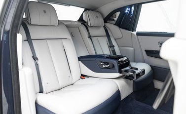 Rolls-Royce Phantom VIII EWB 35