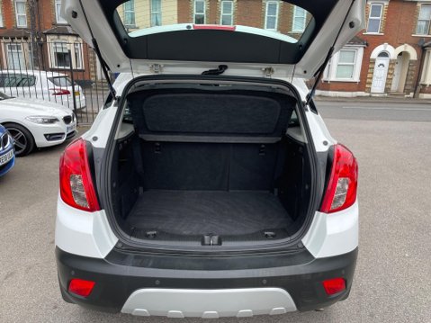 Vauxhall Mokka 1.6i Exclusiv 2WD Euro 6 (s/s) 5dr 11