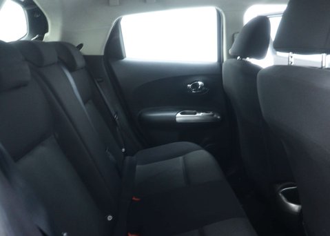 Nissan Juke 1.6 Acenta SUV 5dr Petrol Manual Euro 5 (s/s) (117 ps) 43