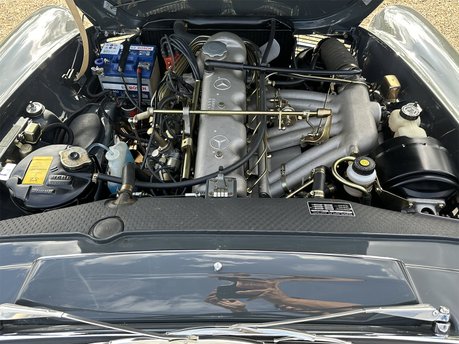 Mercedes-Benz SL Series 230 SL 84