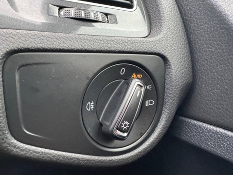 Volkswagen Golf 1.0 TSI BlueMotion Tech SE Nav Euro 6 (s/s) 5dr 31