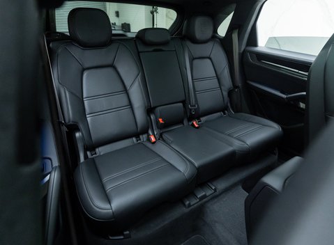 Porsche Cayenne TURBO E-HYBRID 17