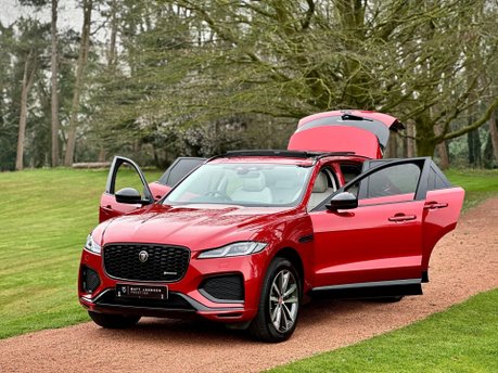 Jaguar F-Pace R-DYNAMIC BLACK 24