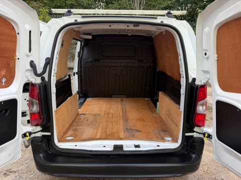 Vauxhall Combo 1.5 Turbo D 2000 Dynamic Panel Van 4dr Diesel Manual L1 H1 Euro 6 (100 ps) 36