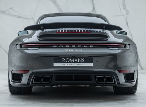 Porsche 911 Turbo S (992) 8