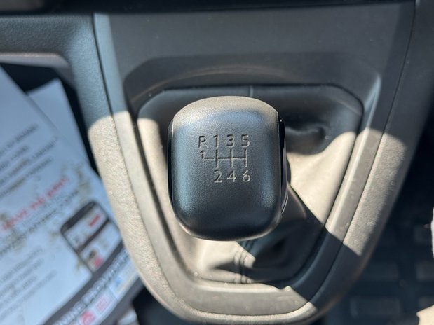 Peugeot Expert MWB L2H1 Bluehdi Professional Premium Plus Air Con Cruise SELECT 34