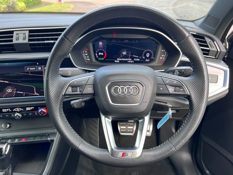 Audi Q3 1.5 TFSI CoD 35 S line S Tronic Euro 6 (s/s) 5dr 16