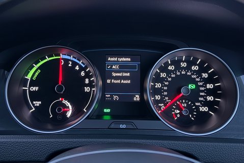 Volkswagen e-Golf E-GOLF - 12 MONTHS MOT -APPLE CAR PLAY  33